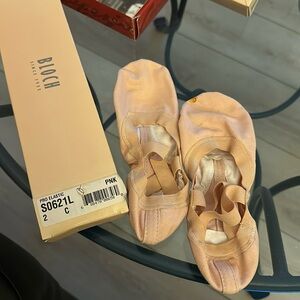 Women’s ballet shoe